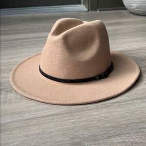 Stylish Tan Fedora Hat *BRAND  NEW*